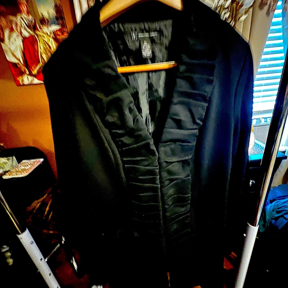 Wool 3/4 coat with clip closure